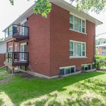 ENTIRE 2 BEDROOM APARTMENT UPTOWN WATERLOO - e2 Waterloo Exterior foto